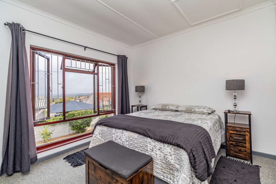 5 Bedroom Property for Sale in Dana Bay Western Cape